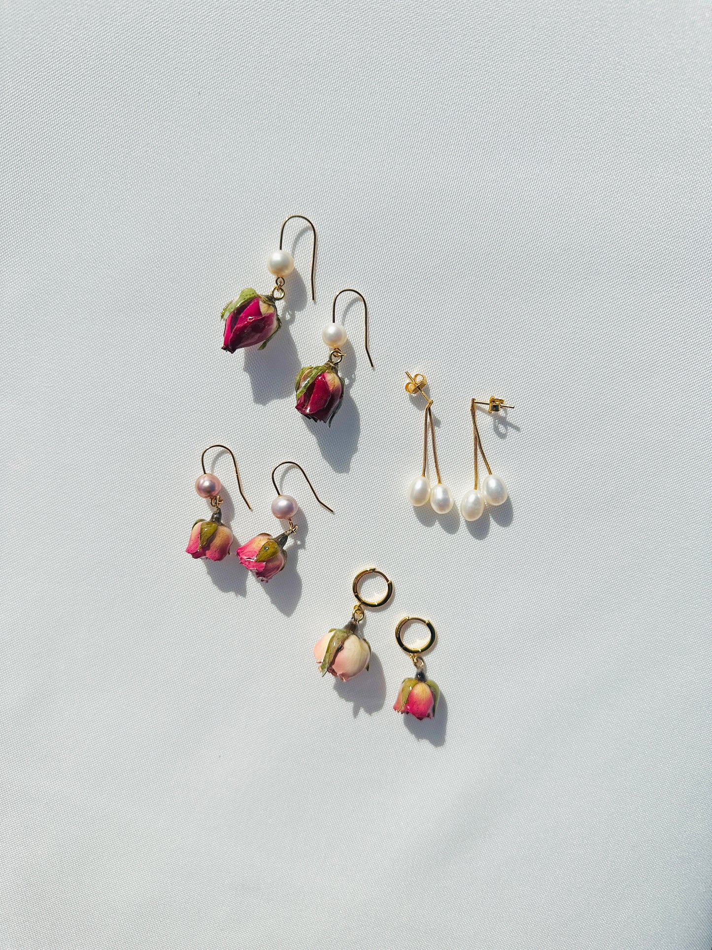 Rosebud Gumdrop Pearl Earrings in Ivory/Vampire